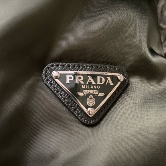 🦋Prada🦋 Puffer Coat with Fox Fur Collar - Picture 3 of 5